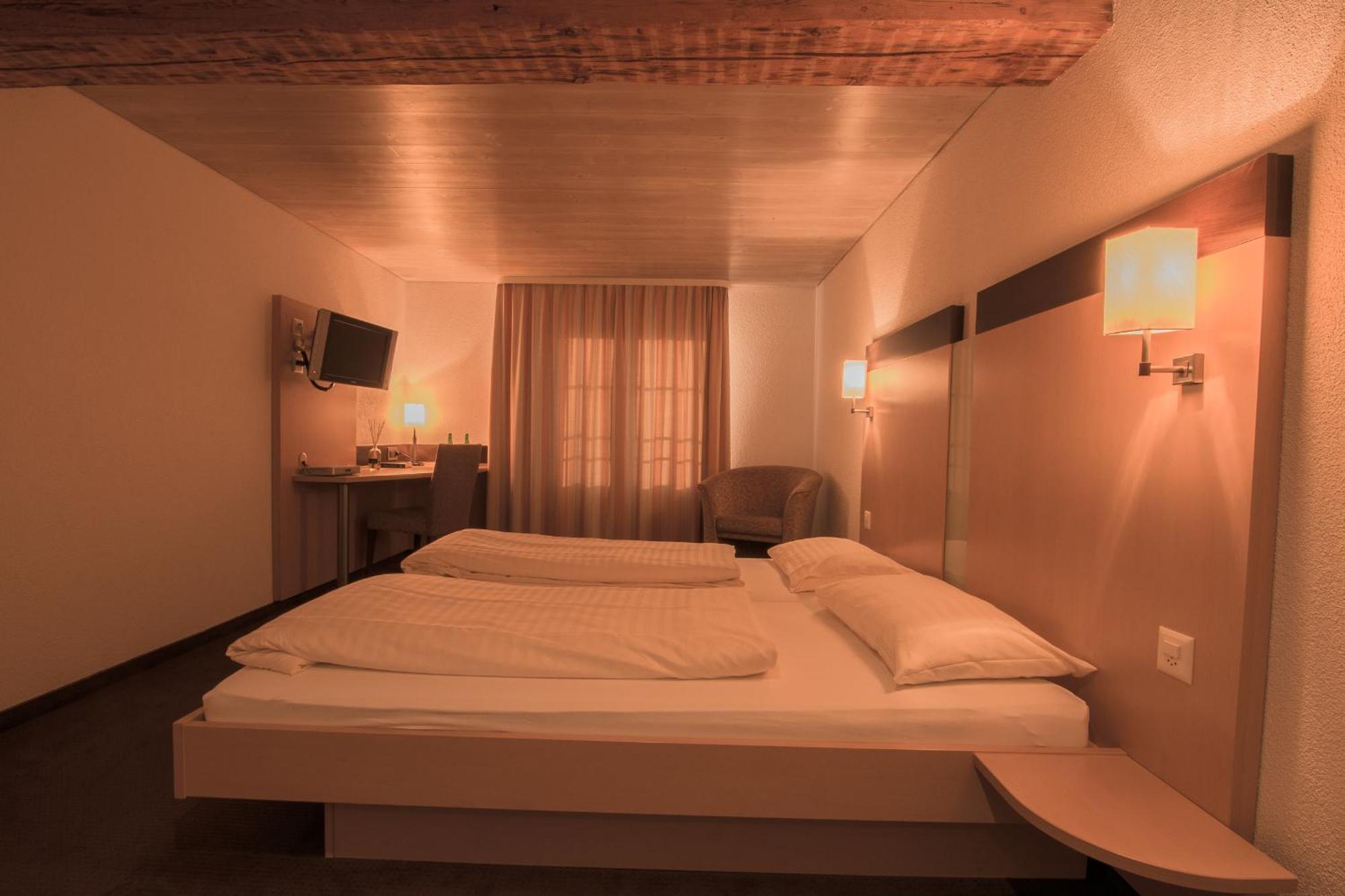 Hotel Zum Goldenen Kreuz Frauenfeld Bilik gambar