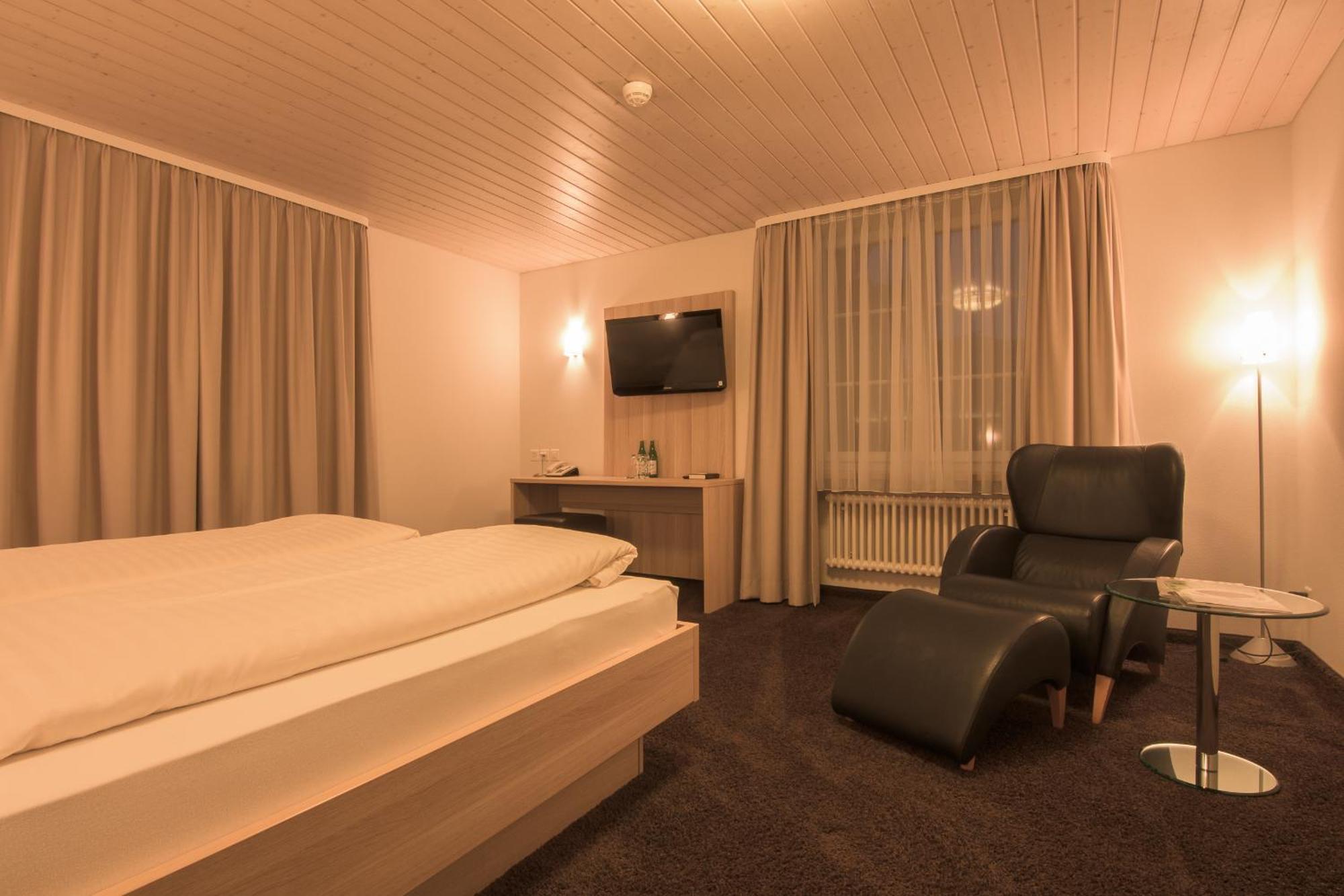 Hotel Zum Goldenen Kreuz Frauenfeld Bilik gambar